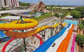 Piazza Caldas Com Acesso Gratuito Acqua Park Diroma
